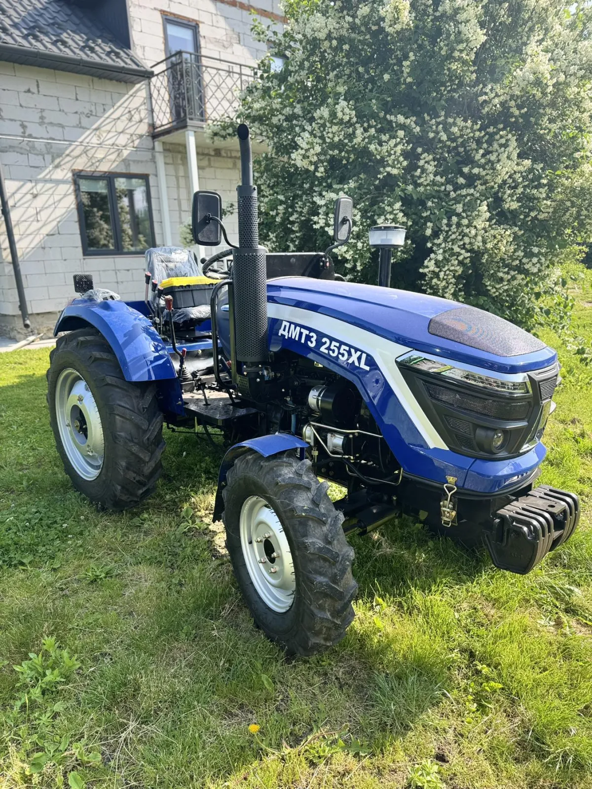 Трактор ДМТЗ 255 XL